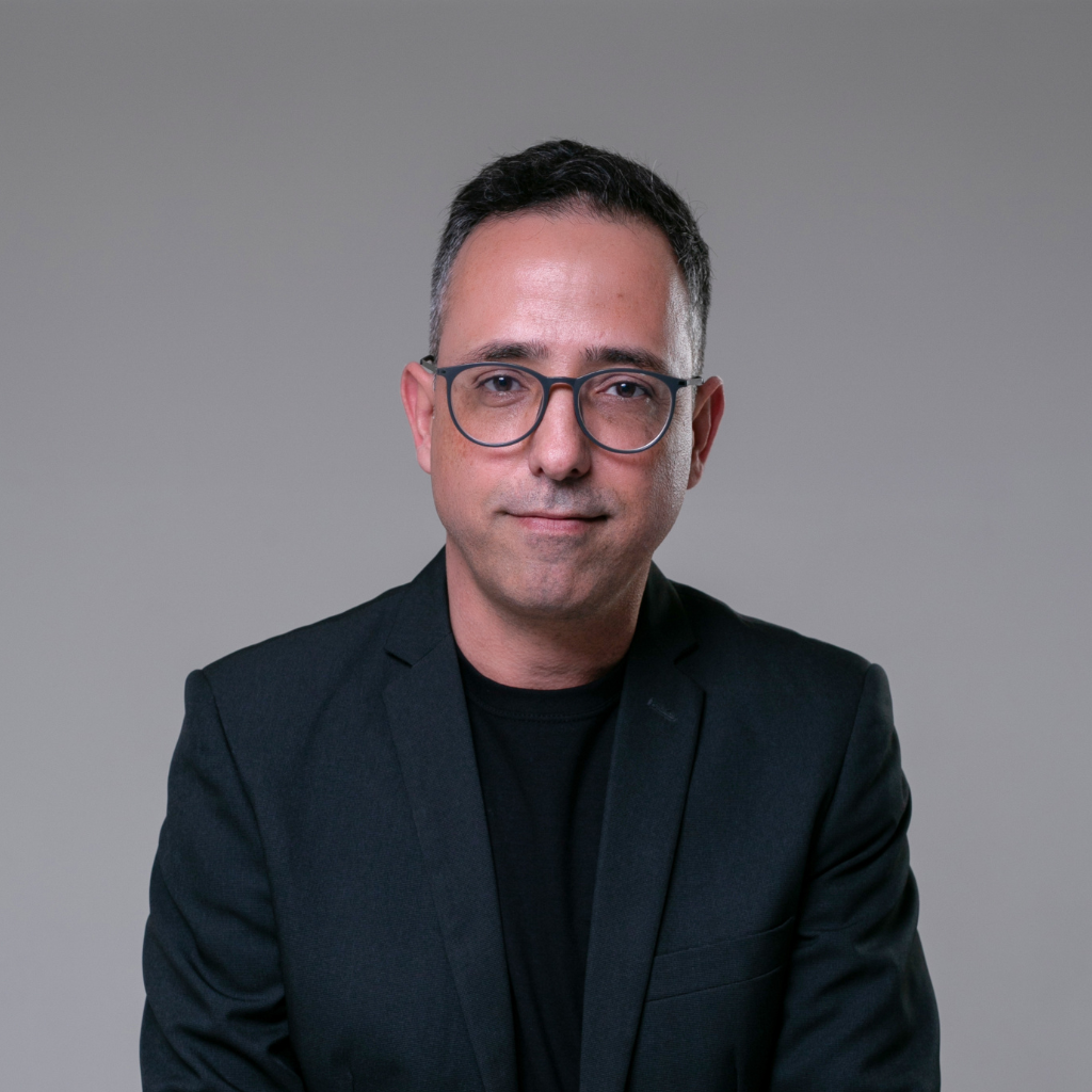 Dalessandro Fernandes, especialista em investimento imobiliário e palestrante do mercado imobiliário em Itajaí, Balneário Camboriú e litoral norte de Santa Catarina.